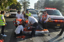  بالصور: إصابة متوسطة لسيدة بحادث دهس في شارع ايلات بمدينة اللد